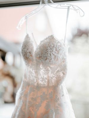 Brautkleid am Bügel