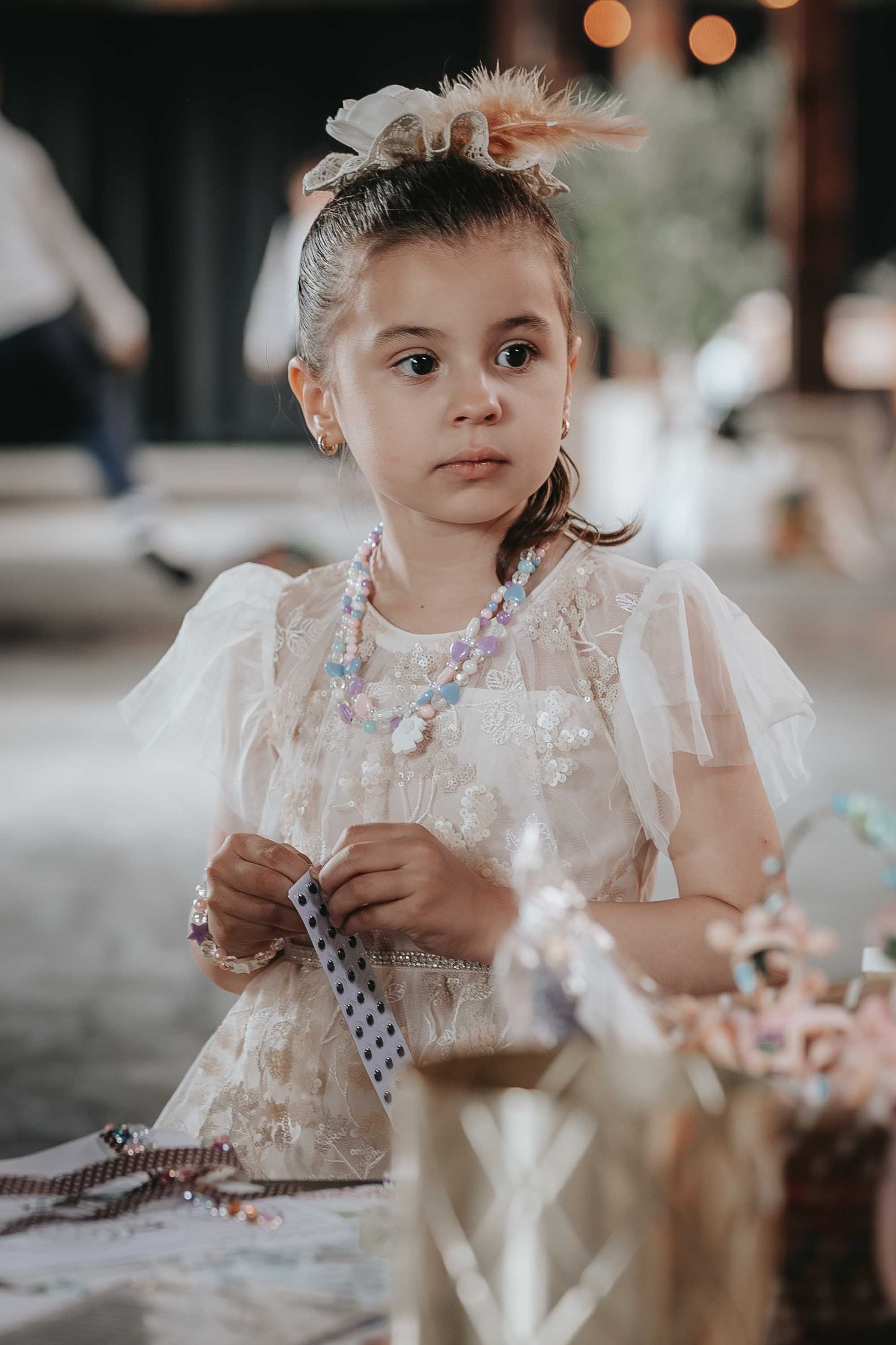 Kind bei Hochzeit