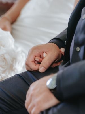 Brautpaar Hände Detailfoto bei der Trauung