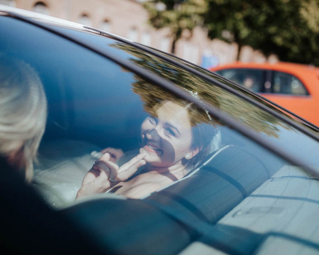 Braut in Limousine
